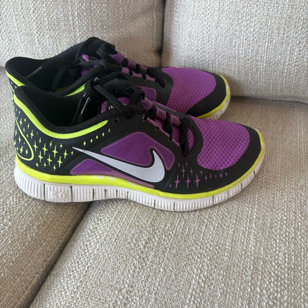 Nike Women’s Free Run+ 3 Athletic Shoes Neon Purple & Yellow - 6.5